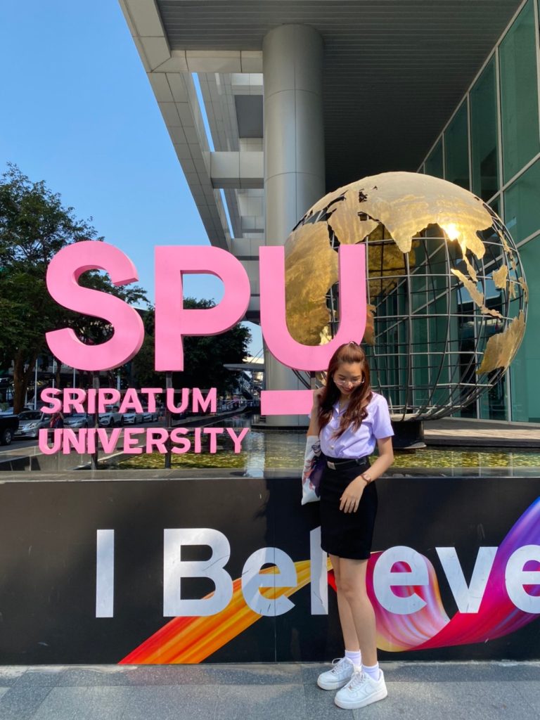 "พี่ชะเอ๋" จากสาขาธุรกิจการบิน จะพามาส่องความดีงามที่สุดปลื้มจากรั้ว SPU
