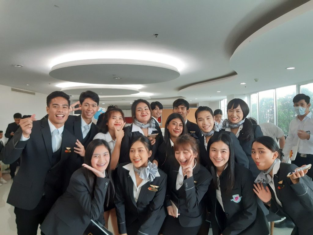 Review สาขาธุรกิจการบิน Sripatum University International College ดียังไง? By พี่ทราย นราภรณ์ หวานฉ่ำ