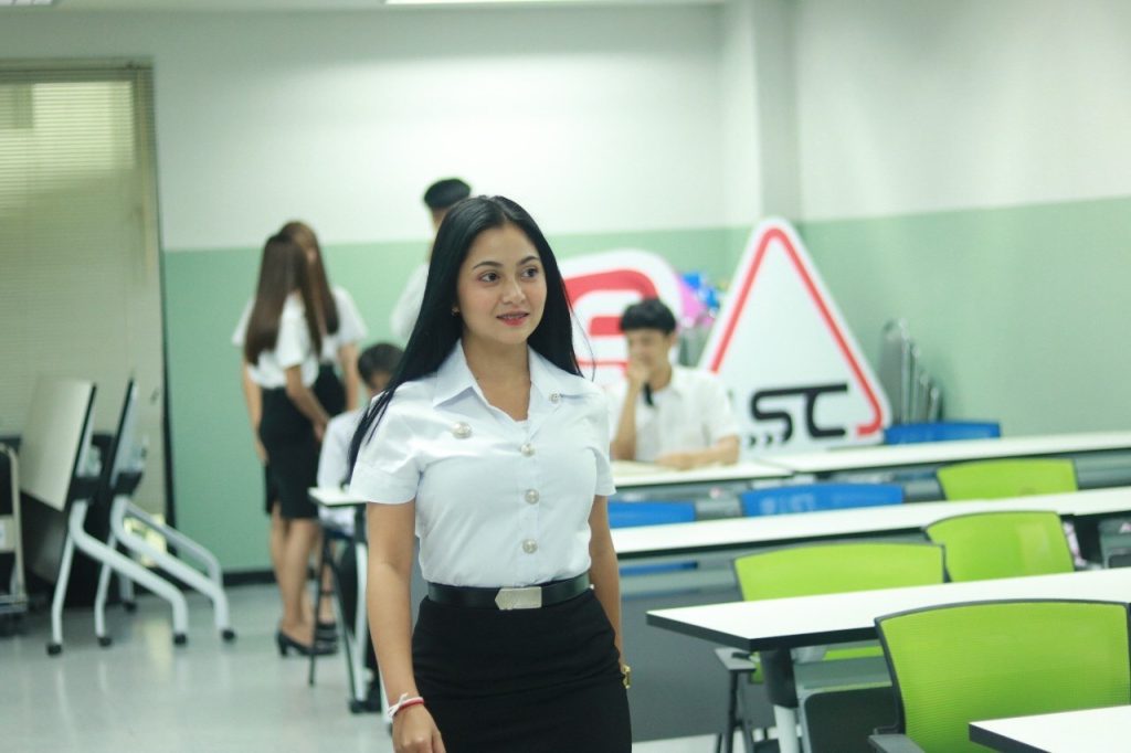 สาวใต้ตาคม "พี่ลาติน" จากวิทยาลัยโลจิสติกส์และซัพพลายเชน