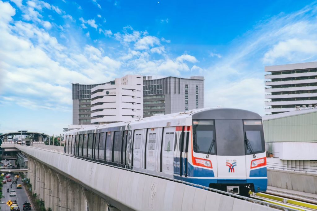 sky train หน้ามหาวิทยาลัยศรีปทุม, SPU, สถานีบางบัว, มหาวิทยาลัยศรีปทุม, DKESPU